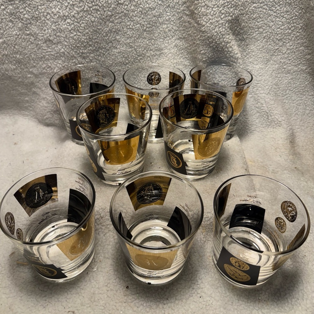 Vtg MidCentury Set of 8 whiskey Glasses “Liberty Coin” design. Barware